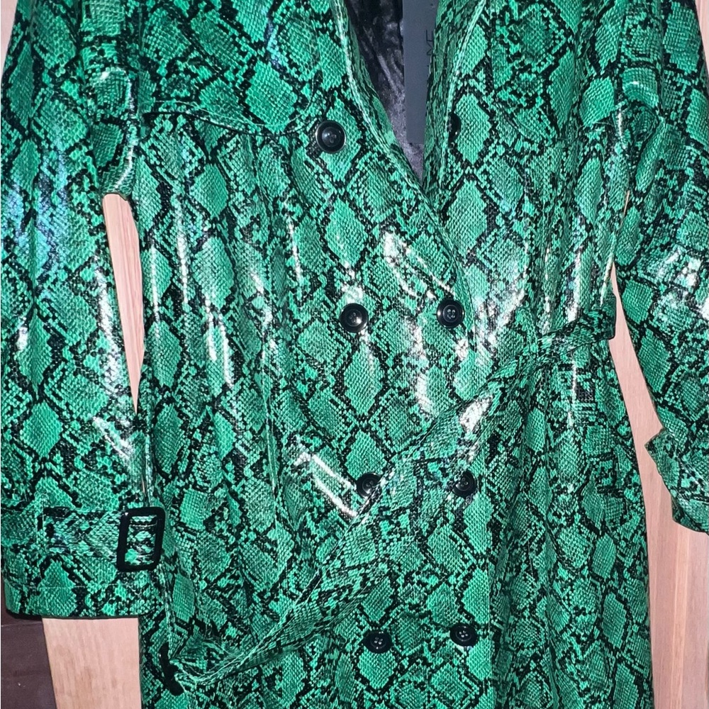 Fashion Nova Green Snake-Print Trench Coat - Women's Faux Leather Plus 1-2x - Picture 3 of 7